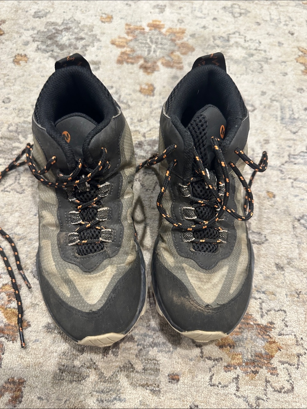 Kid’s hiking shoes- Black and Olive